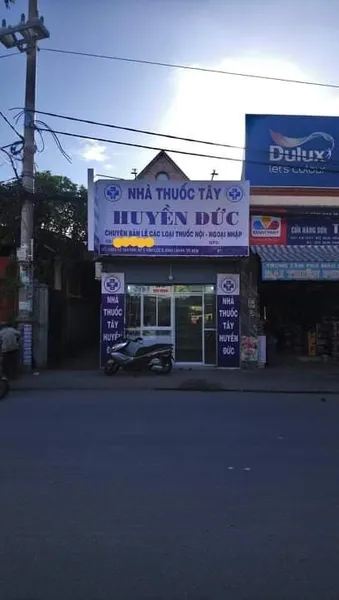 Nhà thuốc tây Huyền Đức