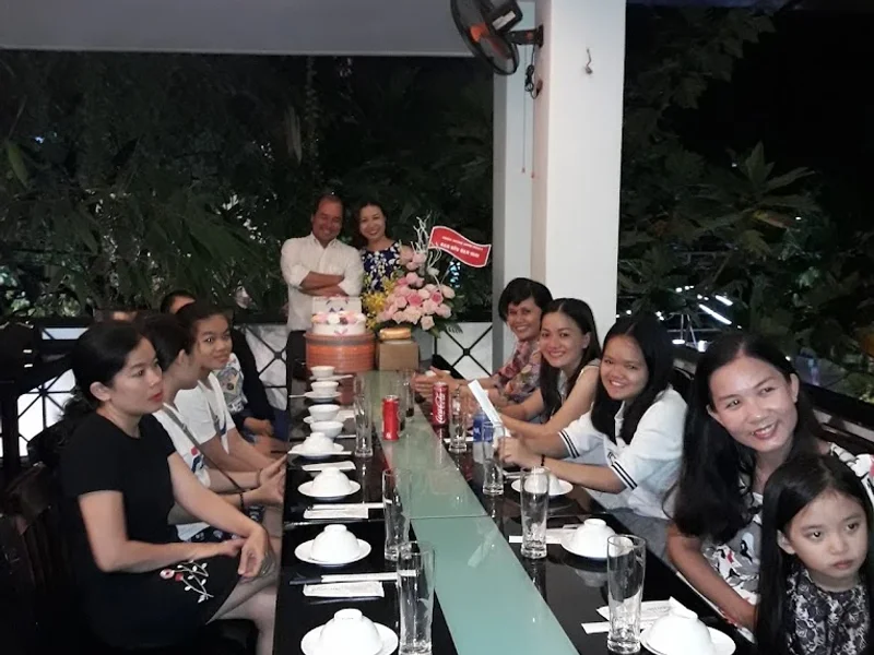 Nhà Hàng Hải Sản Hồng Hải