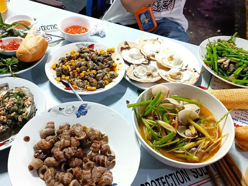 Quán Ốc Xuyên chợ Bàn Cờ