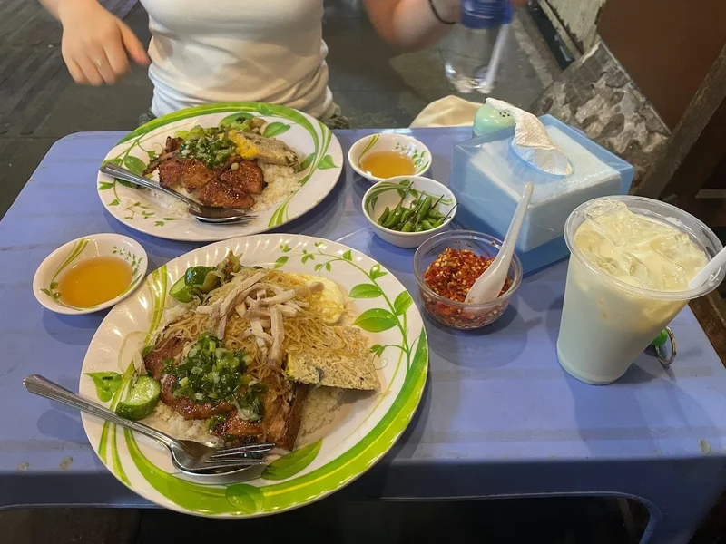 Cơm tấm Dì Tám, chợ Tân Định