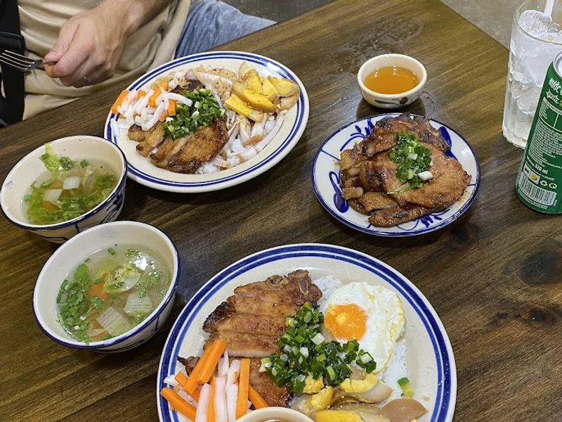 Tiệm Cơm 67 Tấm