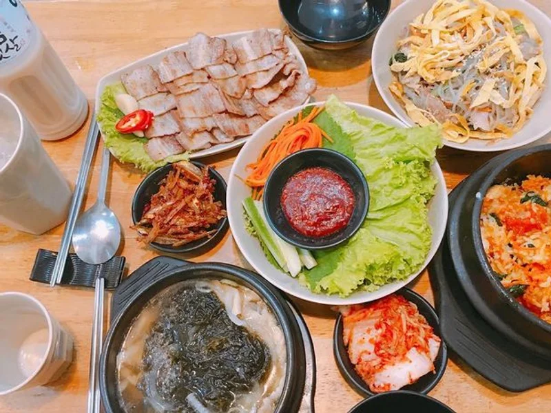 Hanuri - Quán ăn Hàn Quốc - Nguyễn Đình Chiểu