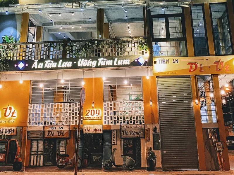 Tiệm Ăn Dì Út