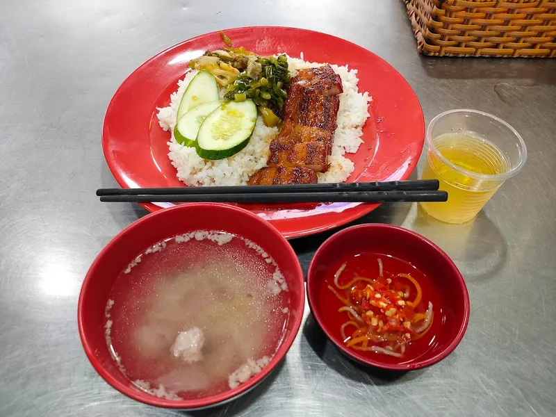 Cơm tấm Hậu