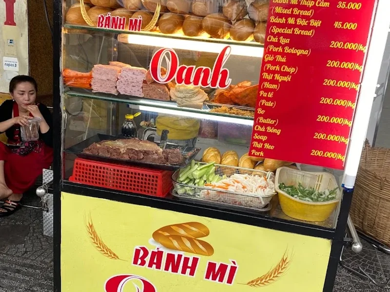 Bánh Mì Oanh