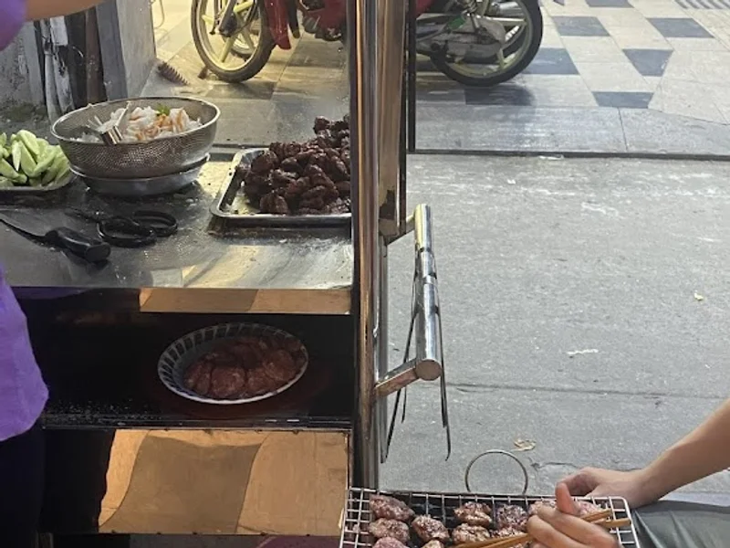 bánh mì thịt nướng nguyễn trãi