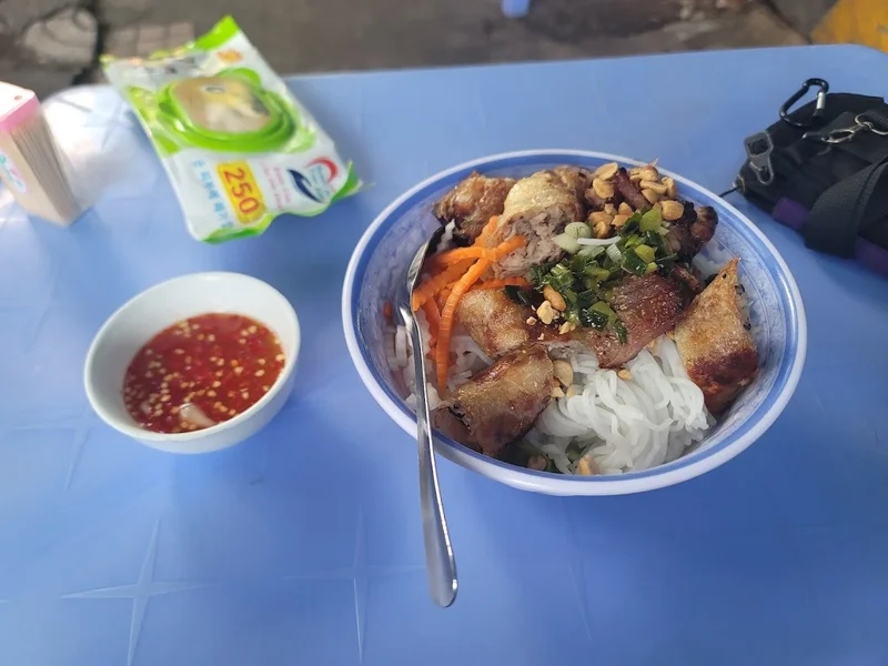 Bún thịt nướng - Nguyễn Trung Trực