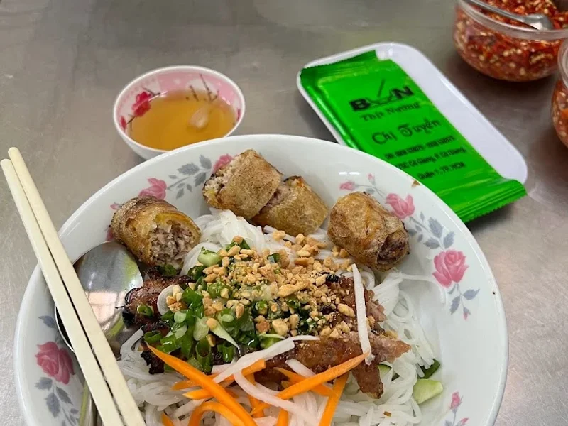 Bún Thịt Nướng Chị Tuyền