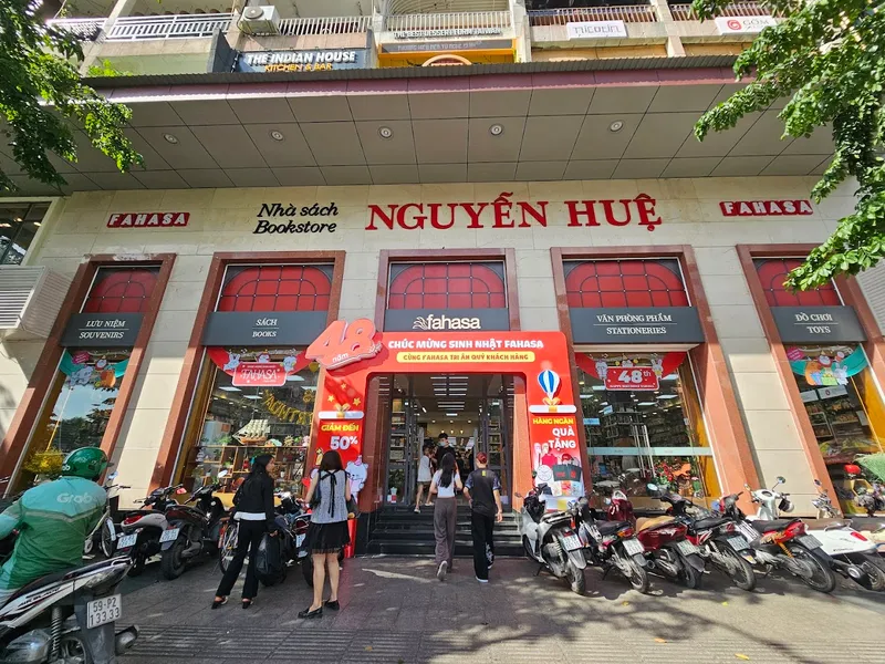 Trung Tâm Sách FAHASA Nguyễn Huệ
