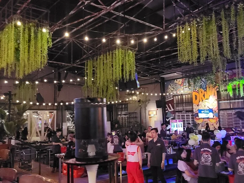 The Warehouse Beer Lý Chính Thắng