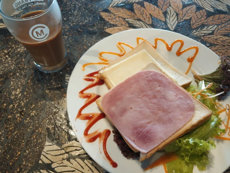 Aquarizon Boutique Hostel & City Bar