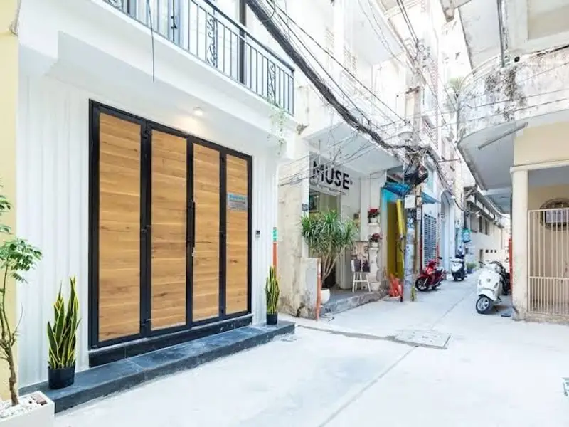 Cozrum Homes - Charming Corner