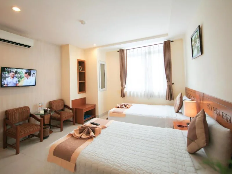 Valentine Hotel - 27 Bùi Viện walking street