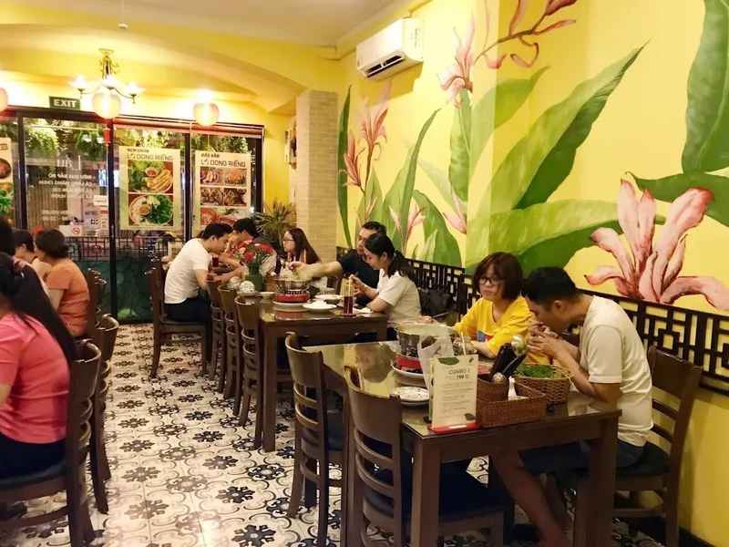 Lá Dong Riềng Restaurant