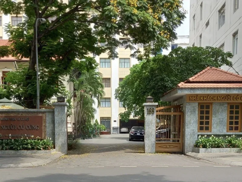 Nhà Khách Người Có Công