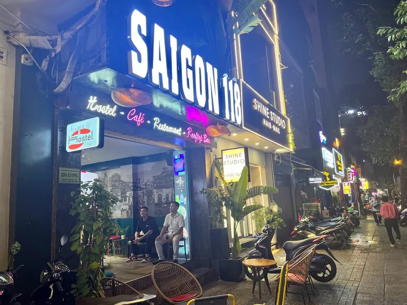 SaiGon 118 Hostel & Café