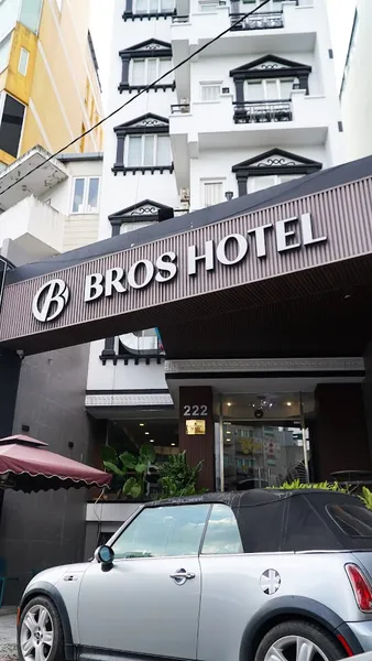 Bros Hotel