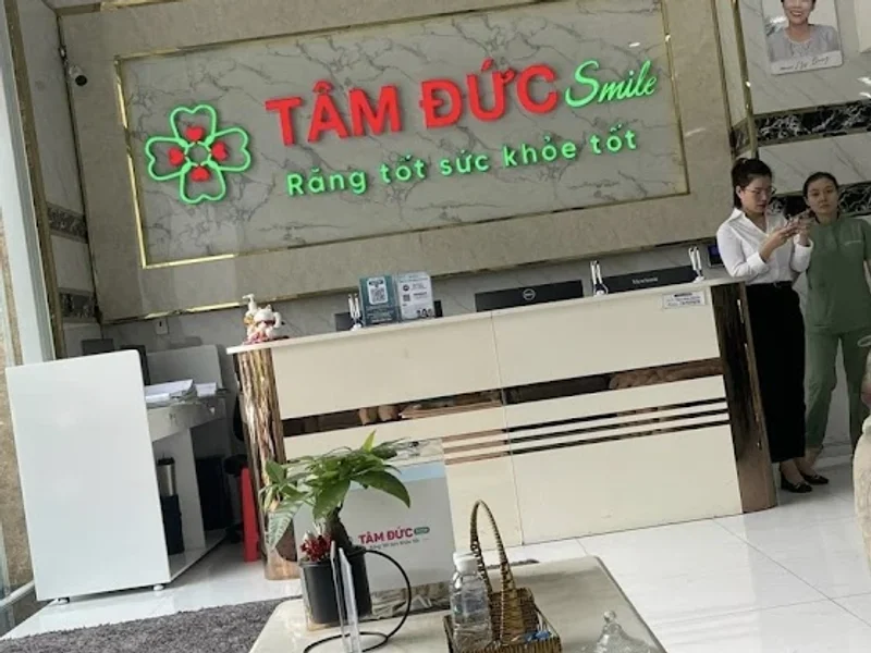 Nha Khoa Tâm Đức Smile Quận 3 | Nha Khoa Uy Tín | Trồng răng Implant, Bọc răng sứ, Dán răng sứ, Niềng răng, Nhổ răng