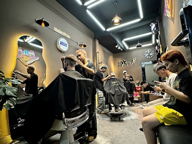 LongH SaiGon Barber