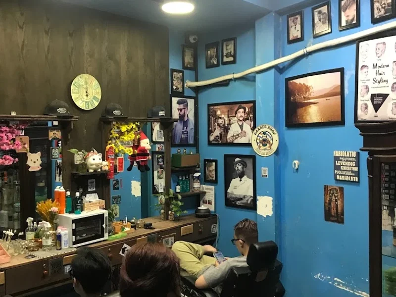 Đông Tây Barbershop Rạch Bùng Binh