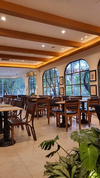 Highlands Coffee 71 Lý Tự Trọng