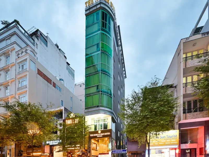 THE NOBLE SWAN HOTEL NEW WORLD