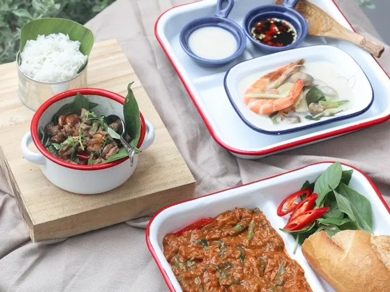 Ăn Cơm Uống Nước - Thai Bistro & Coffee