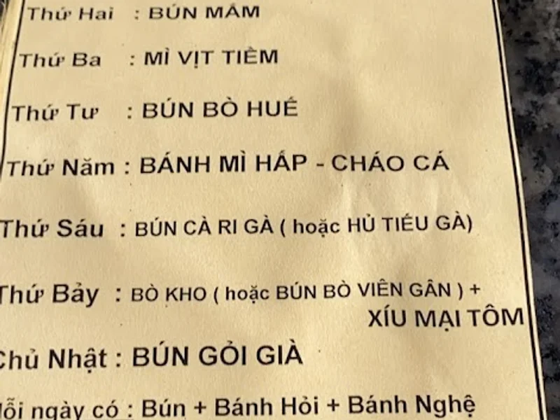 Quán Chị Hoà - Gia Truyền Hơn 60 Năm