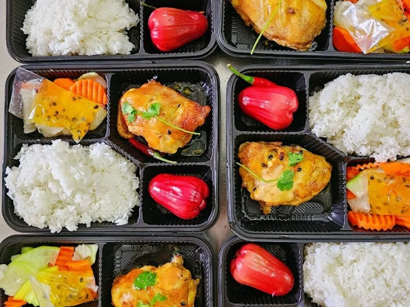 Cơm trưa văn phòng I Mia Food Delivery