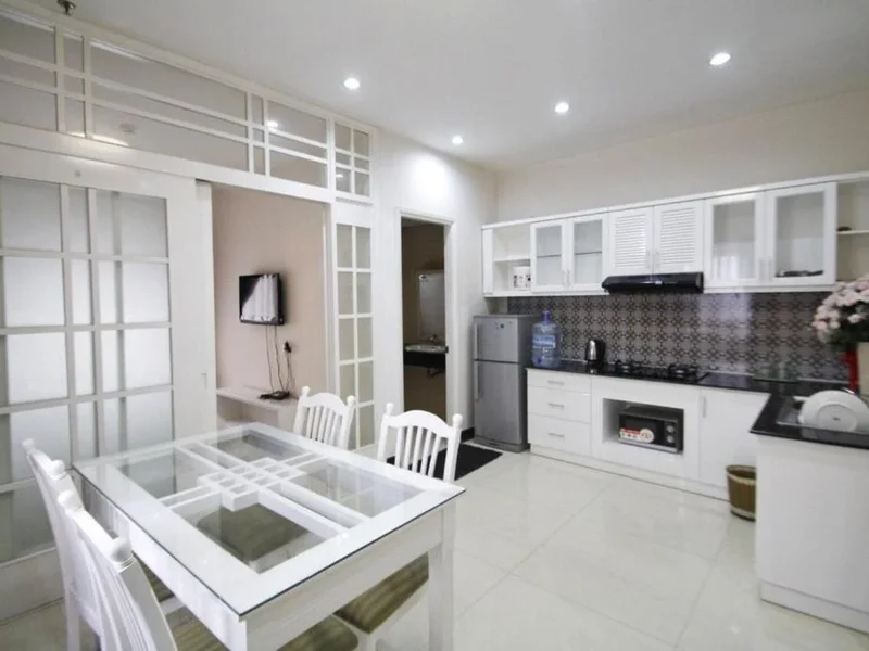 QUEEN CENTRAL HOTEL & APARTMENT