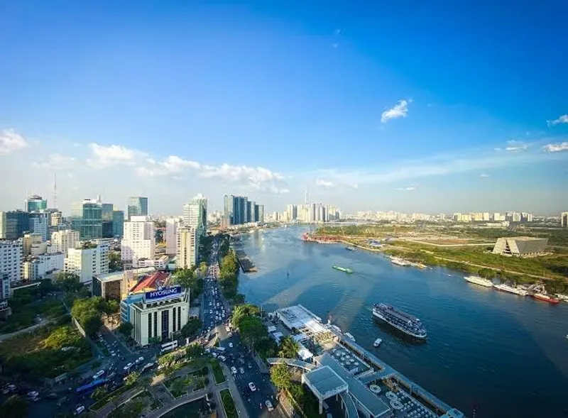 Khách sạn Renaissance Riverside Sài Gòn