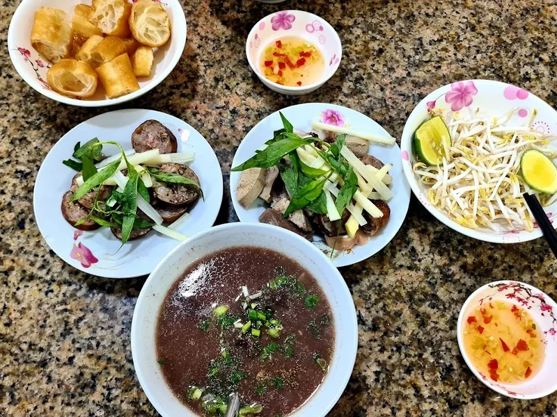 Cháo Lòng Bà Út