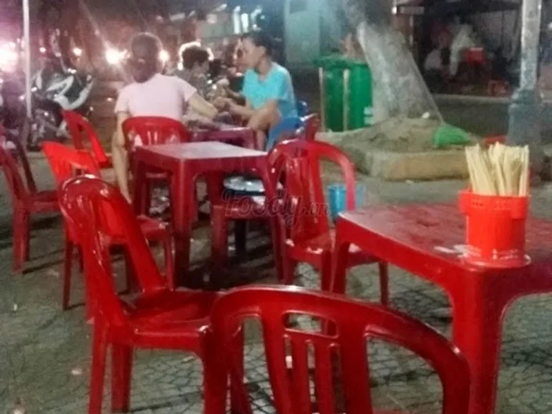 Khu ăn vặt Cao Thắng - Bàn Cờ