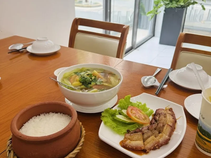 Cơm niêu Thiên Lý