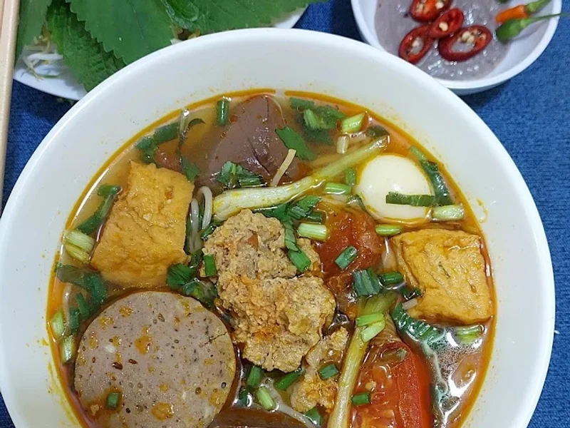 BÚN RIÊU 72. Tại 463B/28A Cách Mạng Tháng 8, Phường 13, Quận 10, Hồ Chí Minh.
