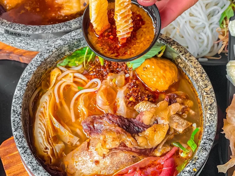Bún Bò Thố Đá Bếp Ông Lập - Trường Sơn