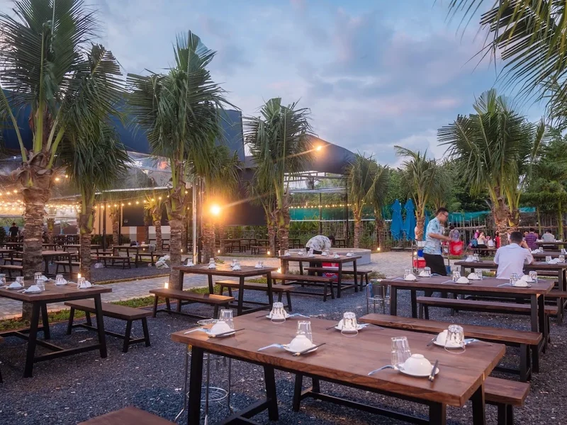 NHÀ HÀNG ẨM THỰC HOA NẮNG BÊN SÔNG