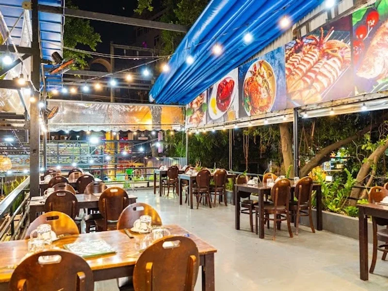 Nhà Hàng Gia Đình Quán| Nhà hàng hải sản ngon Bình Thạnh | Quán ăn ngon Bình Thạnh