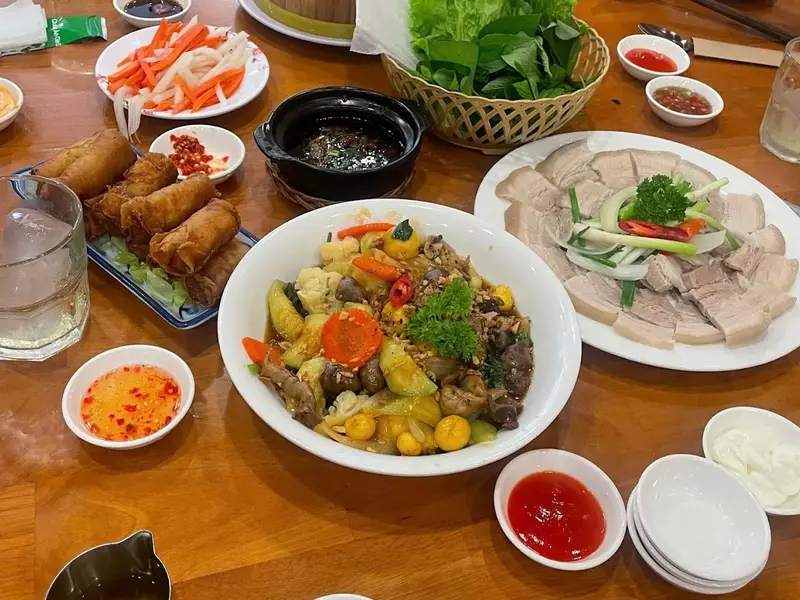 Quán Ăn Gia Đình Thạch Thảo