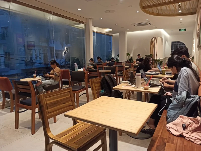 Highlands Coffee Tạ Quang Bửu