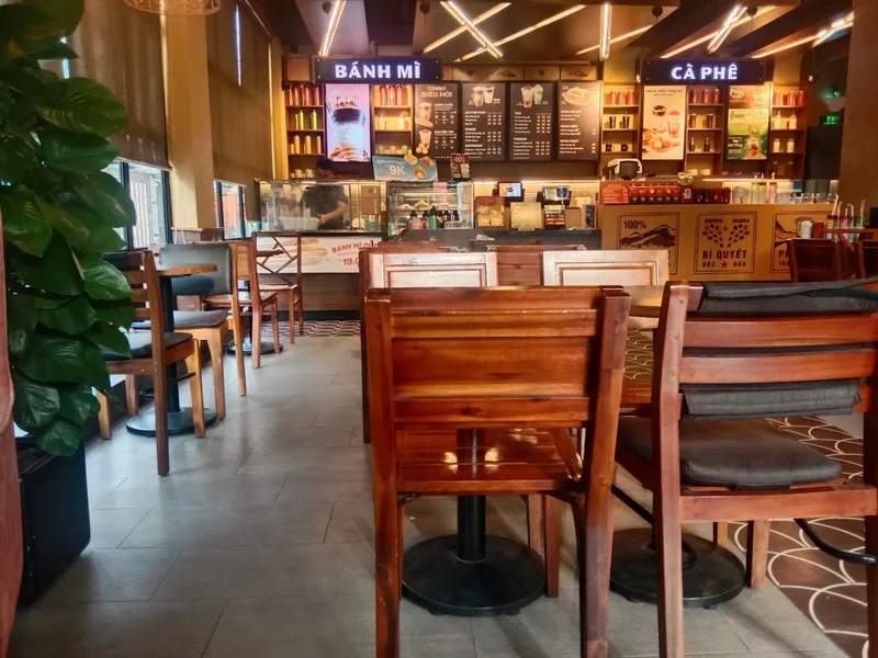 Highlands Coffee Nguyễn Ảnh Thủ