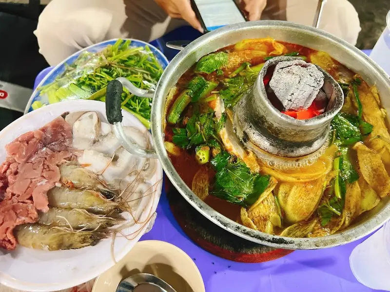 Tiệm lẩu Cù Lao