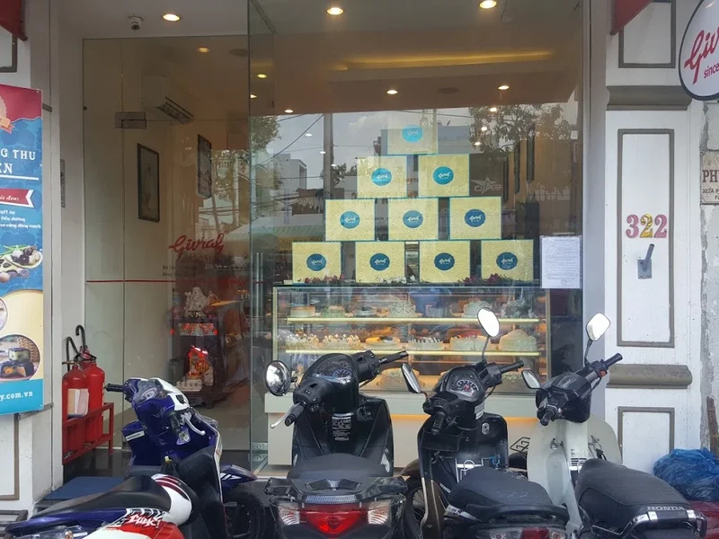 Givral Bakery 322A Phạm Hùng, TP.HCM