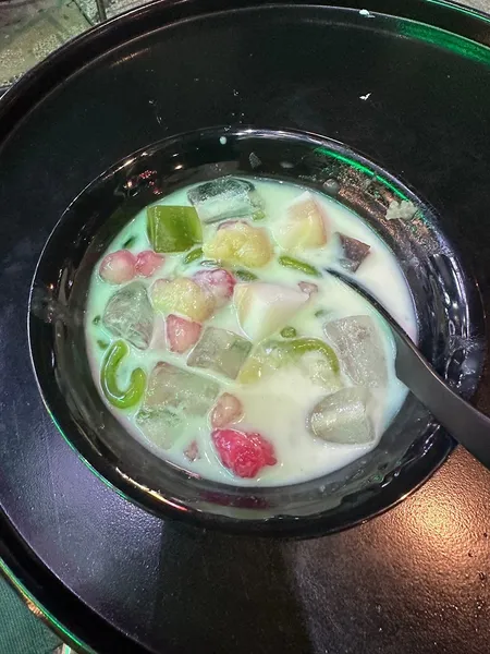 Tiệm chè bảo lâm