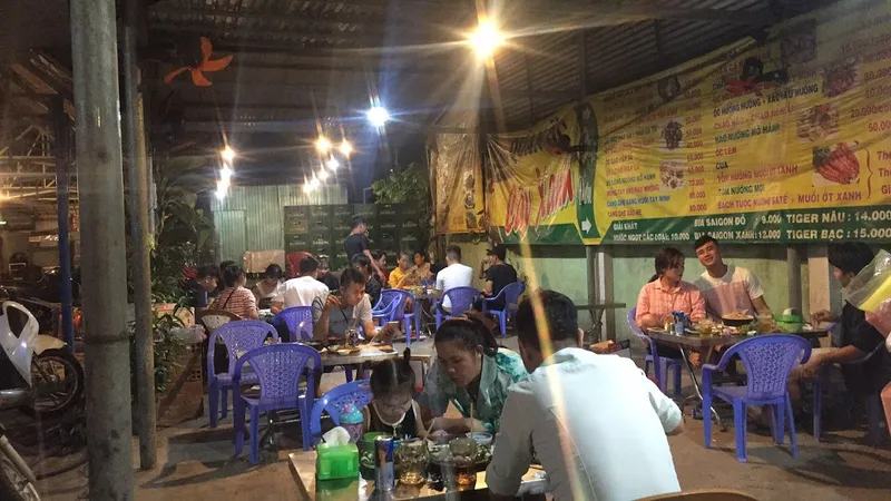 QUÁN ỐC CÂY XANH