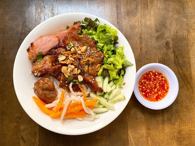 Bún Thịt Nướng Hà Lan