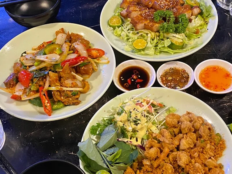 Lẩu bò Khu Nhà Cháy