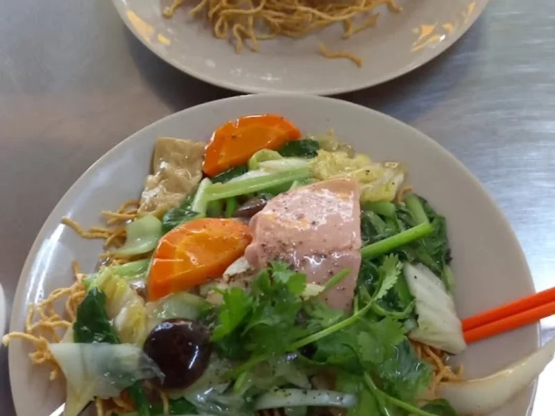 CHAY (Hủ tíu xào,Cơm chiên DC, Bò kho, Bún Thái/Càri...) - Quán CHAY Minh Đức