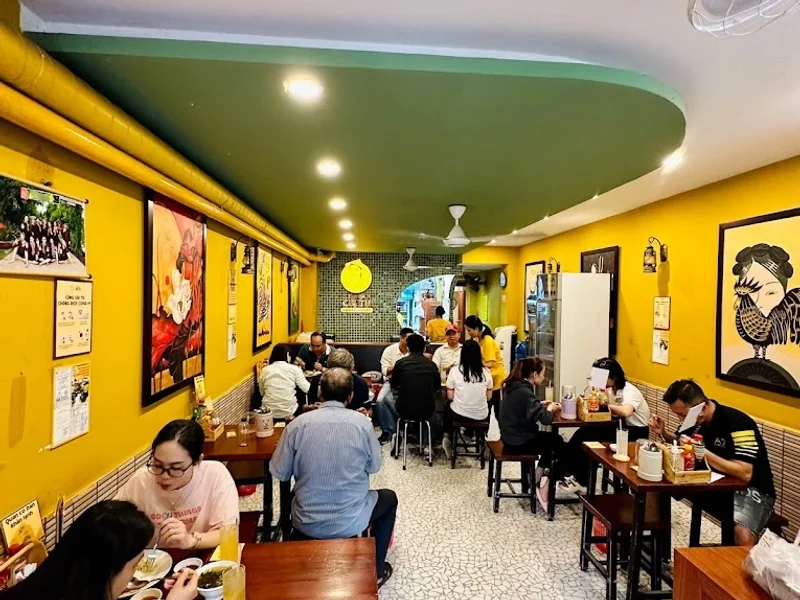 Cơm Gà Chị Tư - Hoàng Diệu