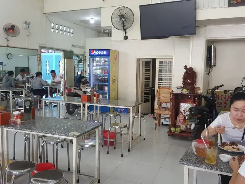 Cơm Tấm Tuyết Cây Gõ